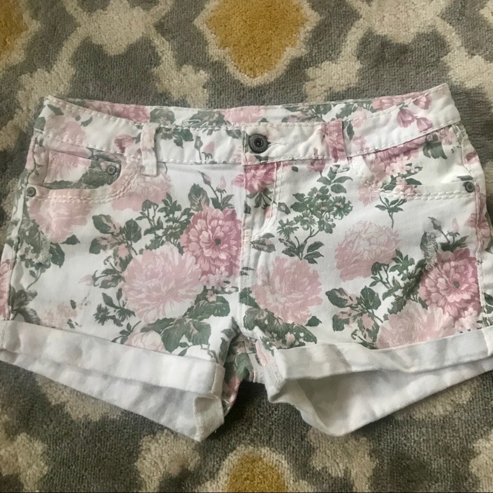 BLUE ASPHALT FLORAL SHORTS 🌸